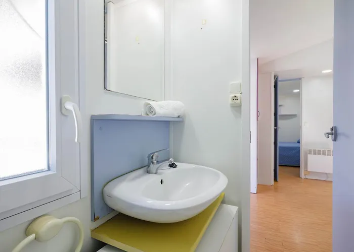 פארק נופש E *